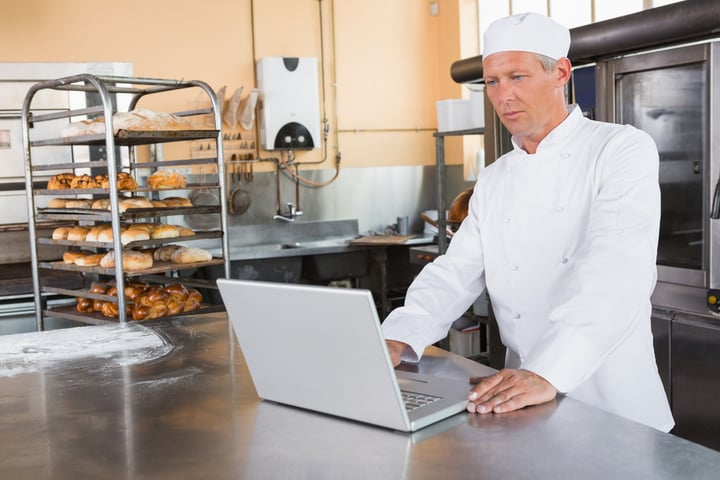 How to Digitize Restaurant Training Programs (and Improve Retention)